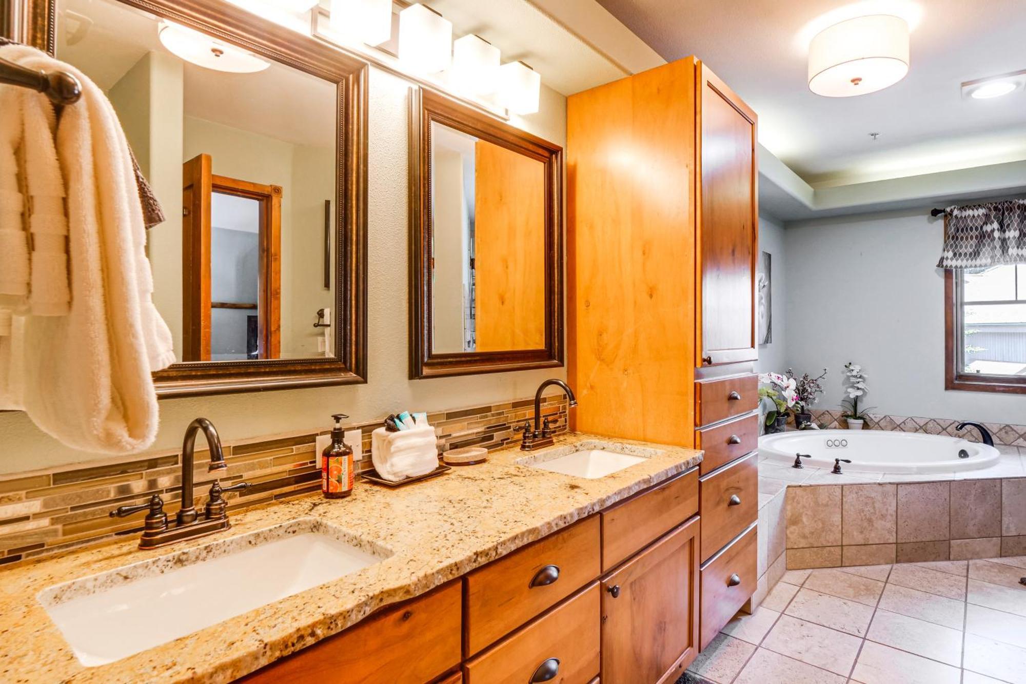 Breck Condo With Pool And Hot Tub Access Walk To Lift Breckenridge Buitenkant foto
